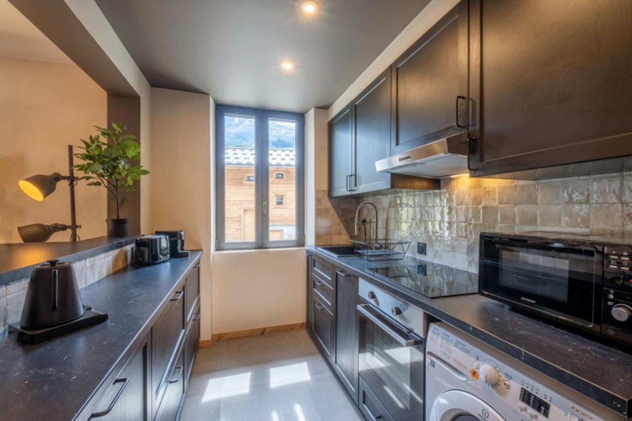 Newly Renovated Apartment With Mont Blanc View Chamonix Bagian luar foto